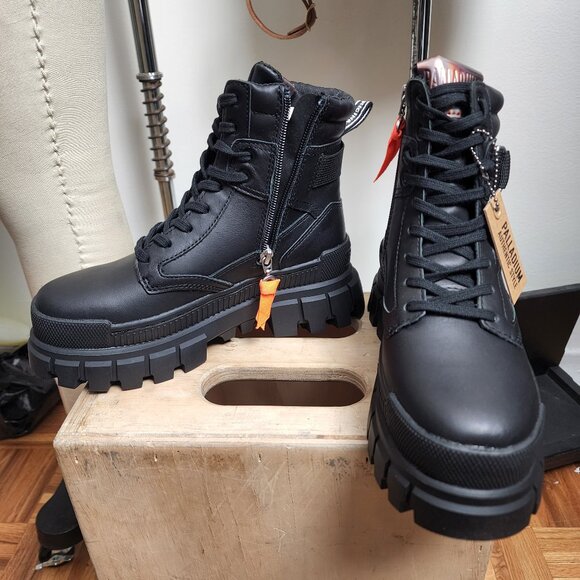 BNIB Palladium Leather Combat Boots - Picture 1 of 5